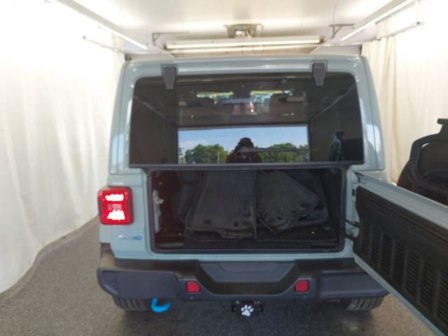 Used 2024  Jeep Sahara 4xe image 9