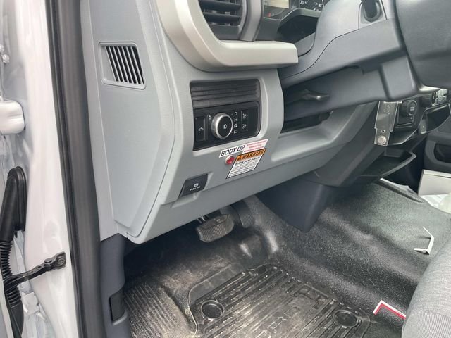 New 2026 Oxford White Ford F-550® XL image 7