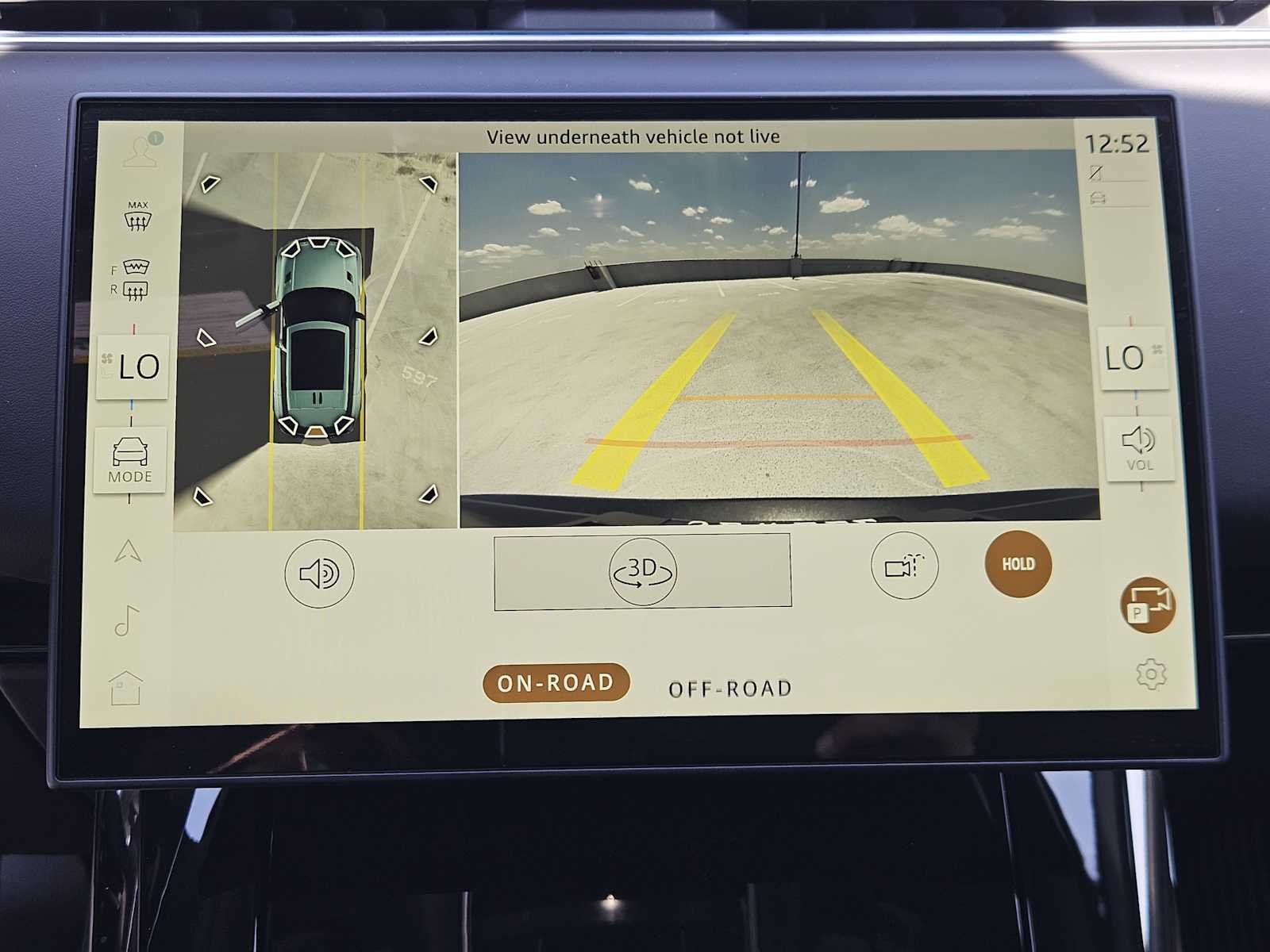 New 2026 Fuji White LAND ROVER SE image 17