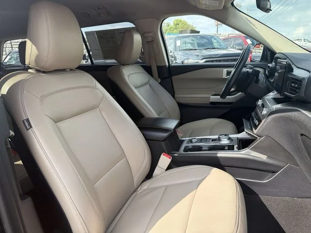 Used 2020 Black Ford XLT image 17