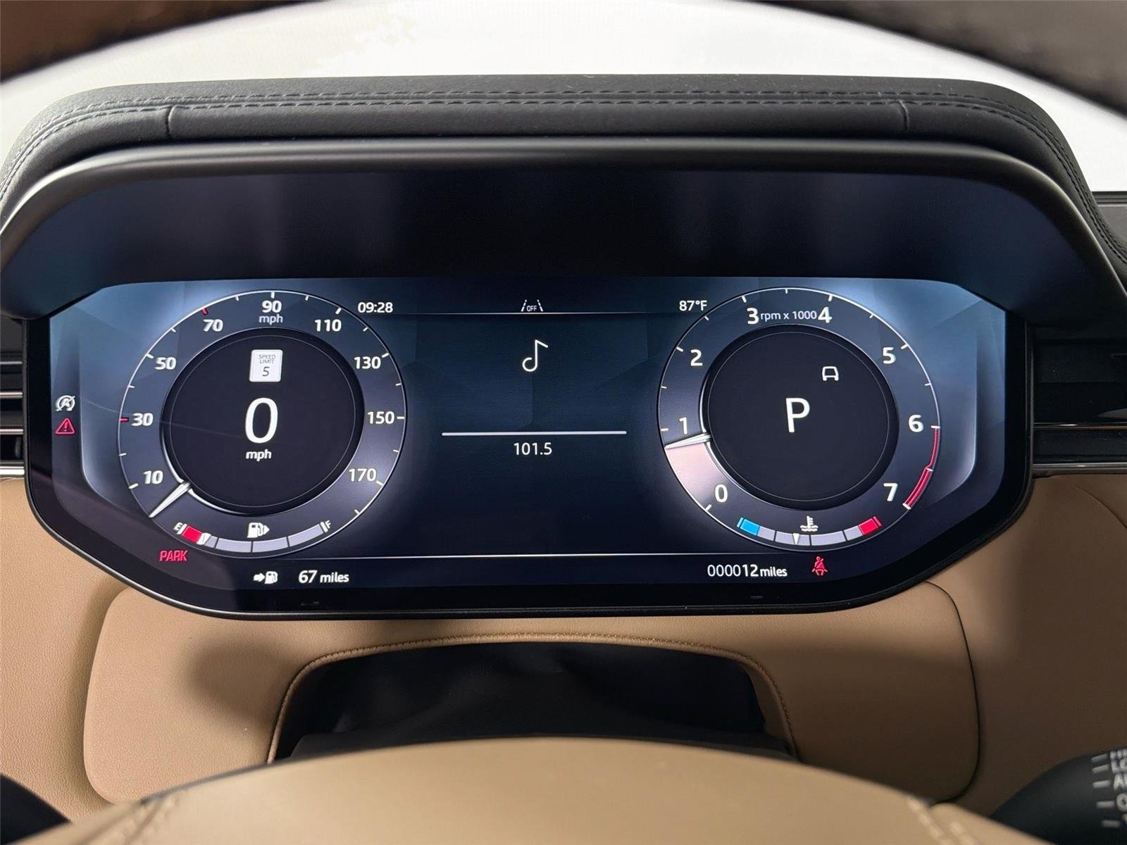 New 2026 Santorini Black LAND ROVER Dynamic SE image 10