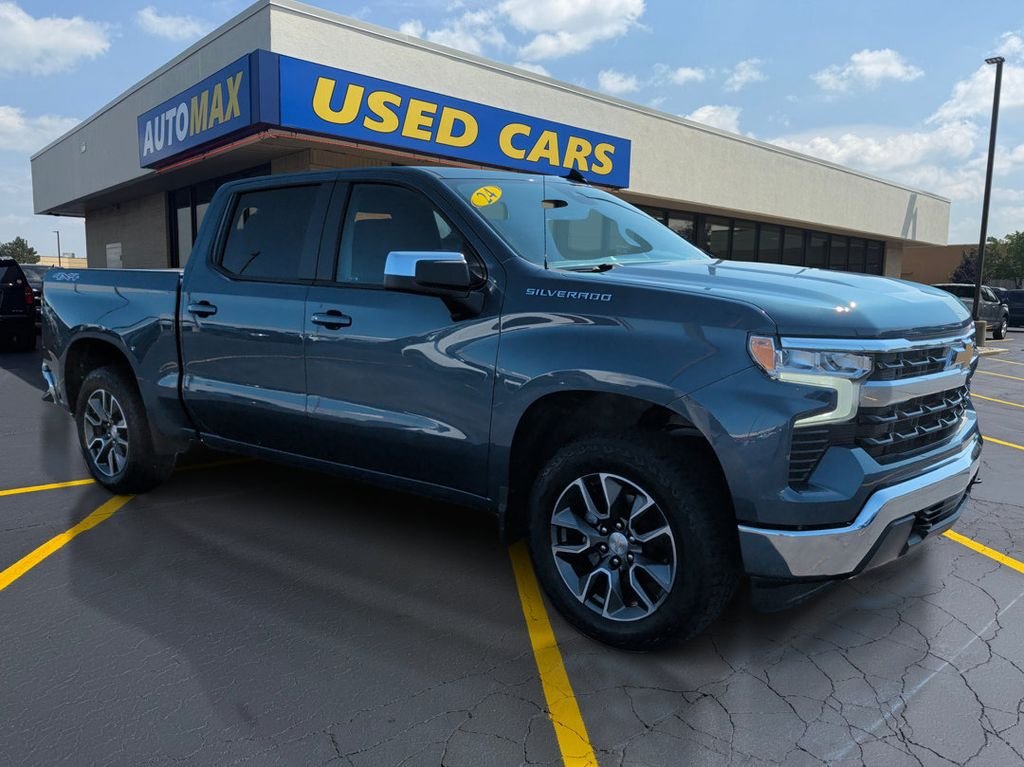 Used 2024 Lakeshore Blue Metallic Chevrolet LT image 4