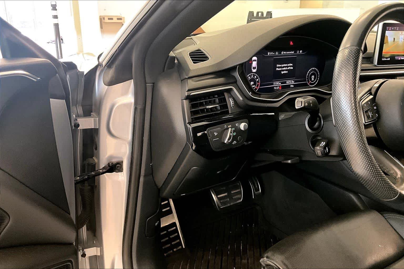 Used 2019 Florett Silver Metallic Audi Prestige image 30