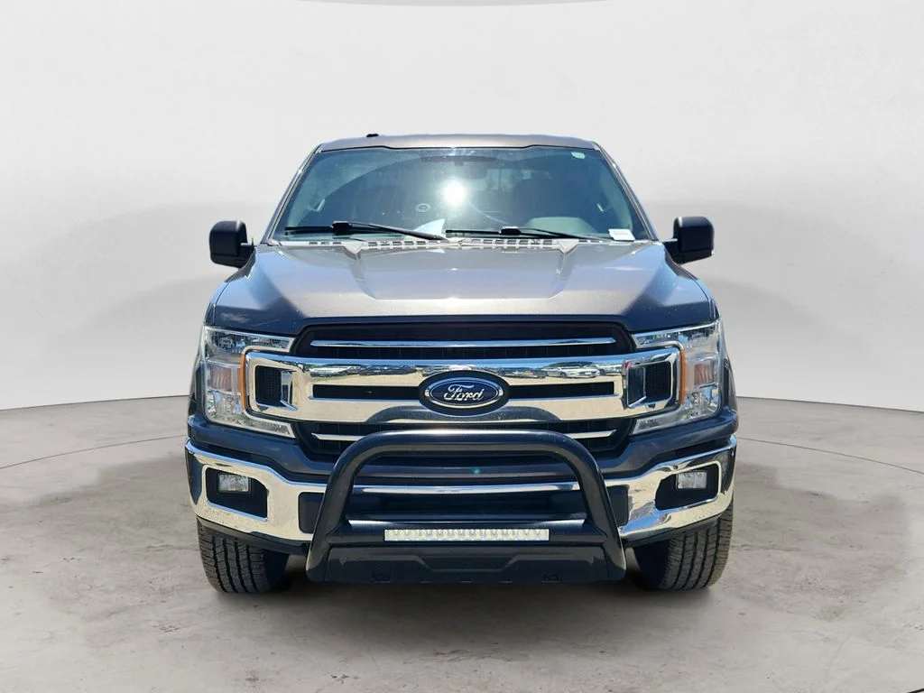 Used 2018 Gray Ford XLT image 3
