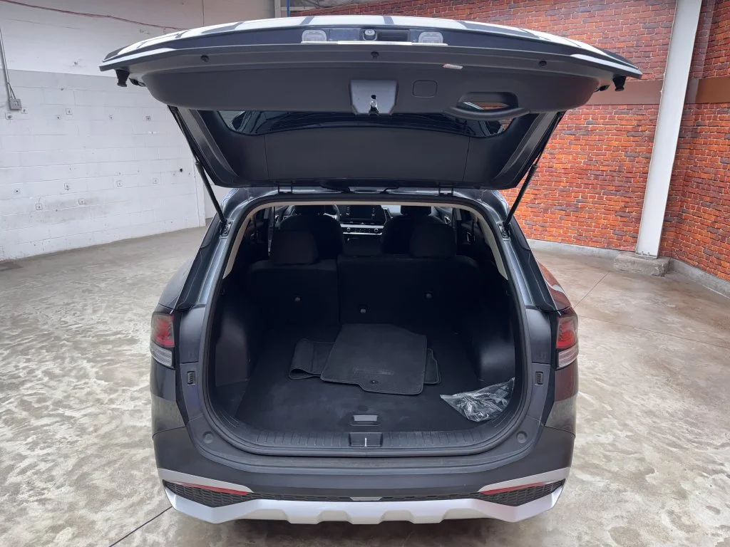 Certified Used 2023 Gray Kia LX image 27