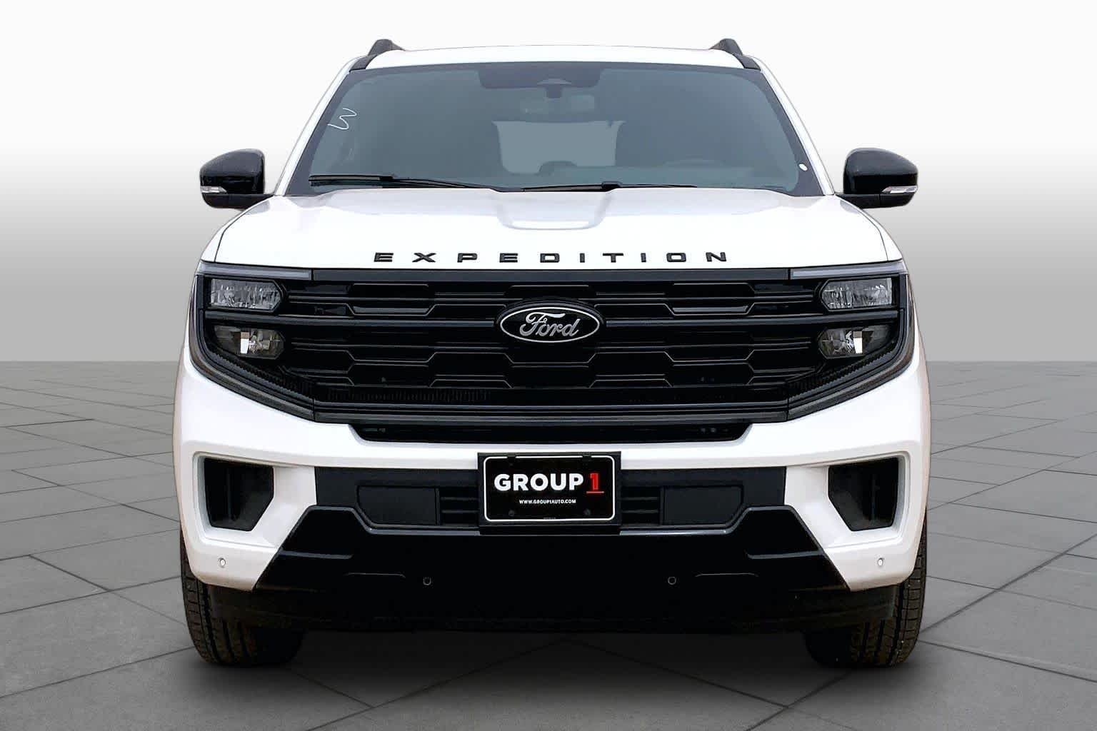 New 2026 Star White Metallic Tri-Coat Ford Platinum® image 3