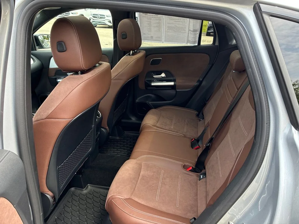Used 2026 Silver Mercedes-Benz GLA 250 image 25