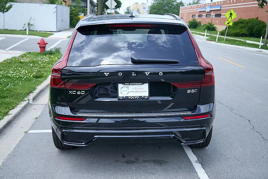 New 2026 Onyx Black Volvo Plus image 8