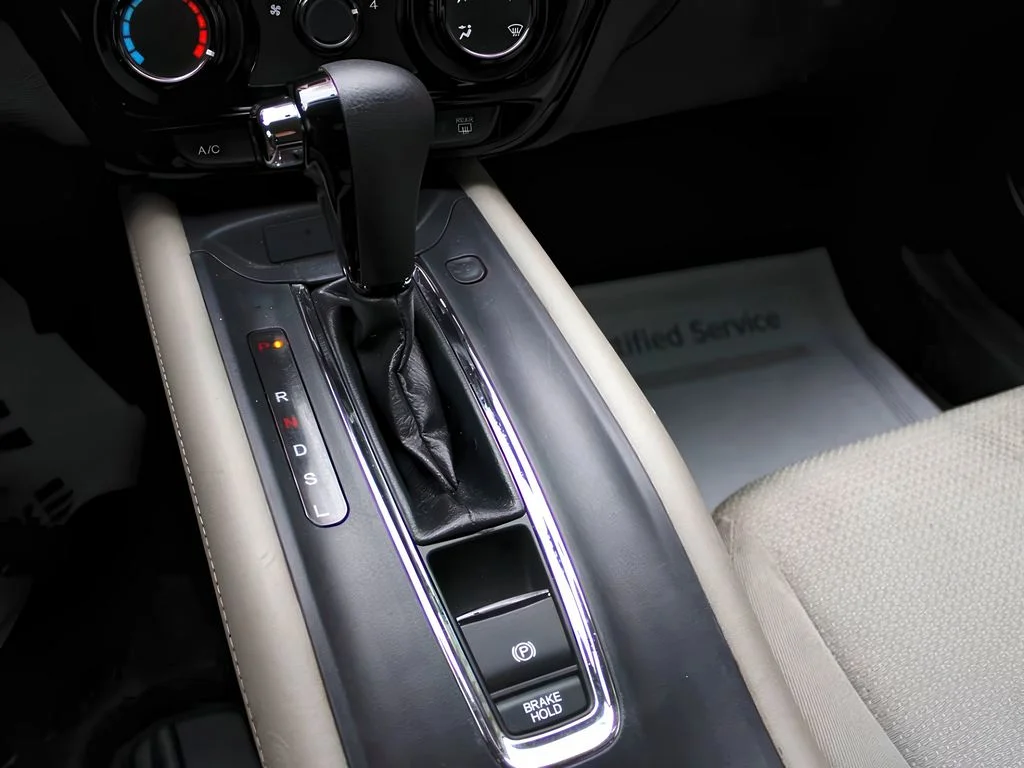 Used 2022 Platinum White Pearl Honda LX image 20