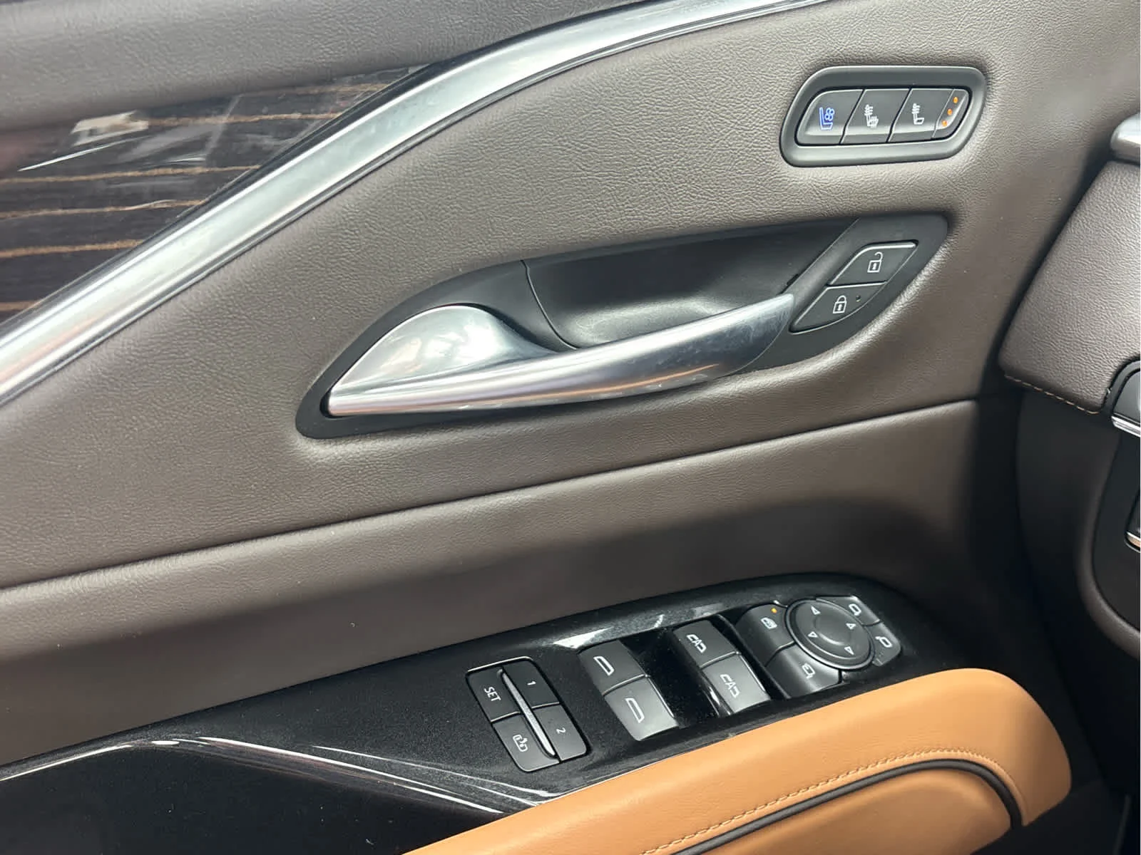 Used 2022 Crystal White Tricoat Cadillac Sport image 19