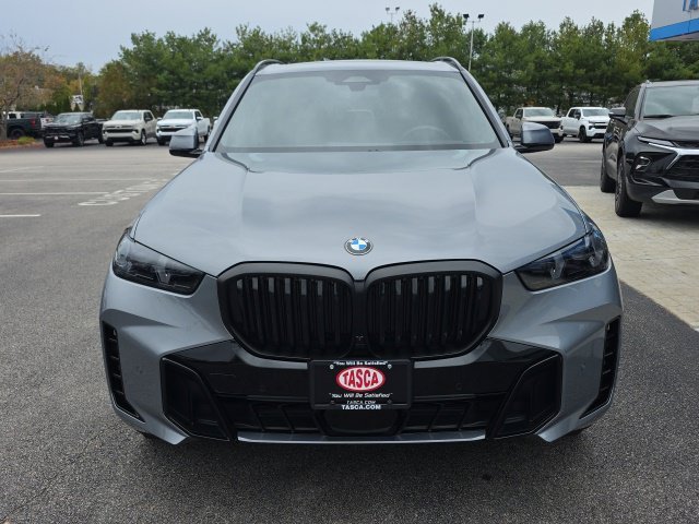 Used 2025 Gray BMW xDrive40i image 8