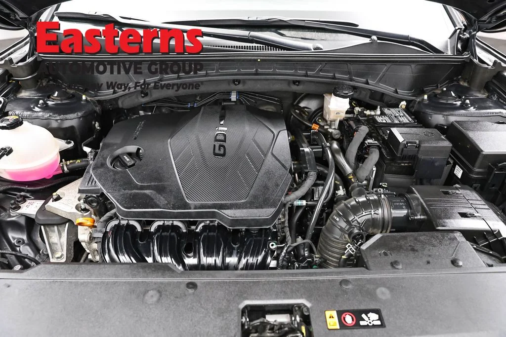 Used 2023 Black Hyundai SEL image 7