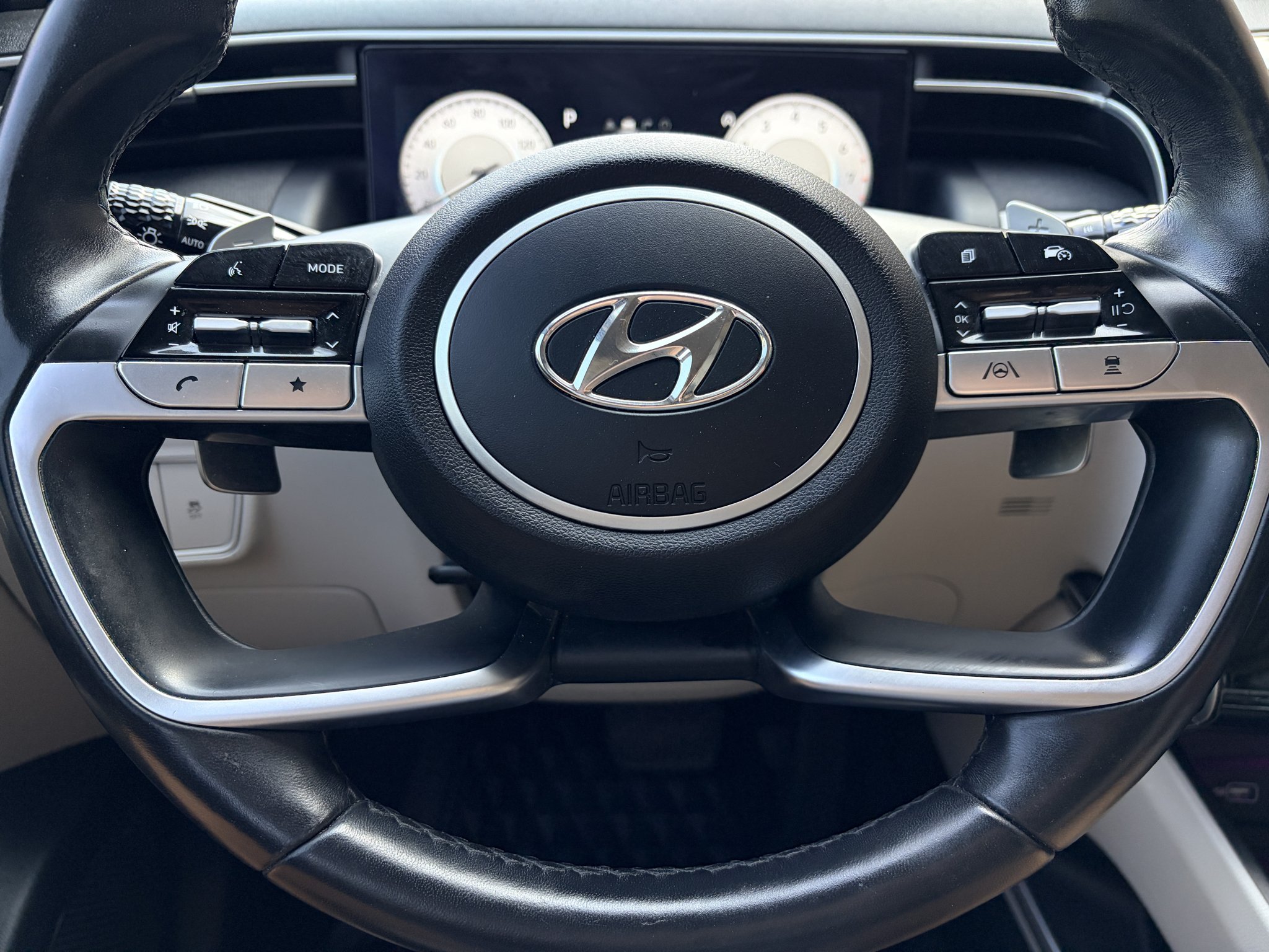 Used 2022 Quartz White Hyundai Limited image 13