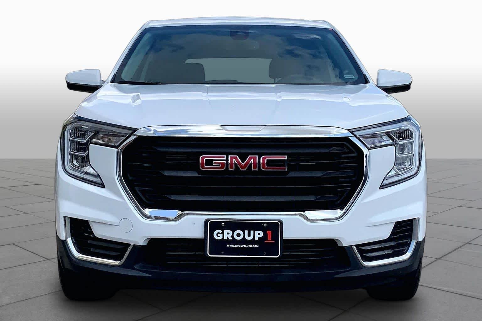 Used 2024 Summit White GMC SLE image 4