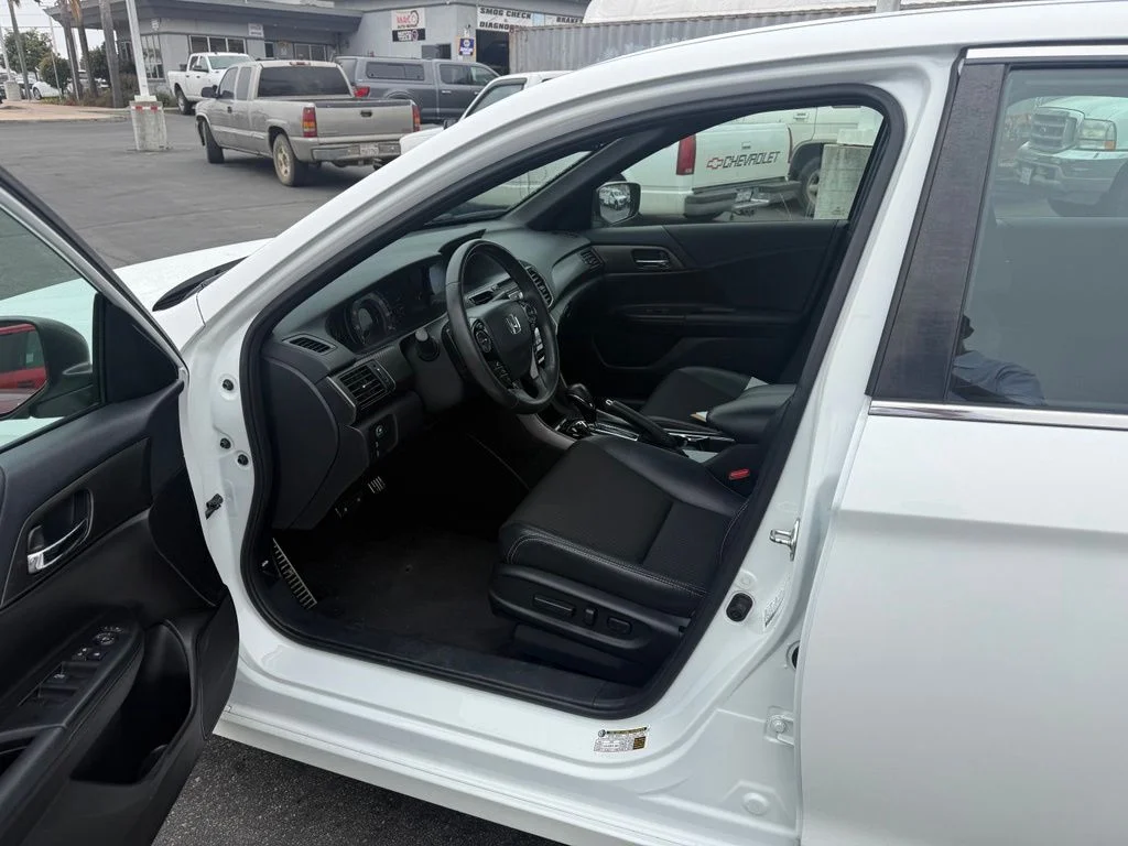 Used 2017 White Honda Sport image 7