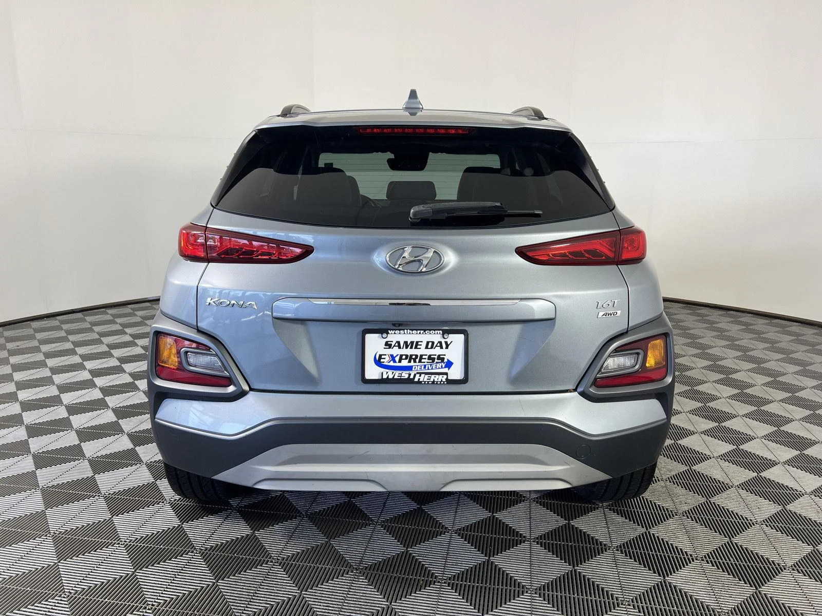 Used 2020 Sonic Silver Hyundai Limited image 4