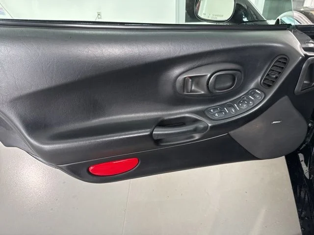 Used 2001 Black Chevrolet Base image 15