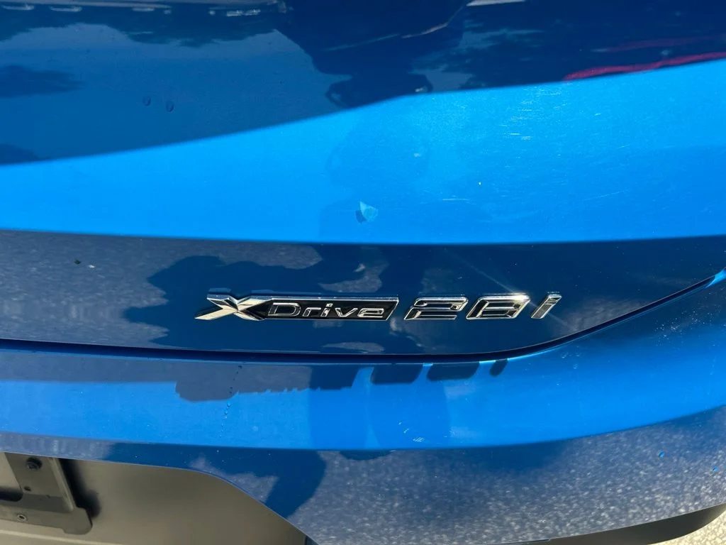 Used 2018 Blue BMW xDrive28i image 10