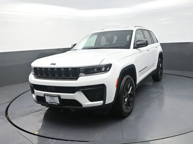 New 2026 Bright White Clear-Coat Exterior Paint Jeep Laredo Altitude image 5