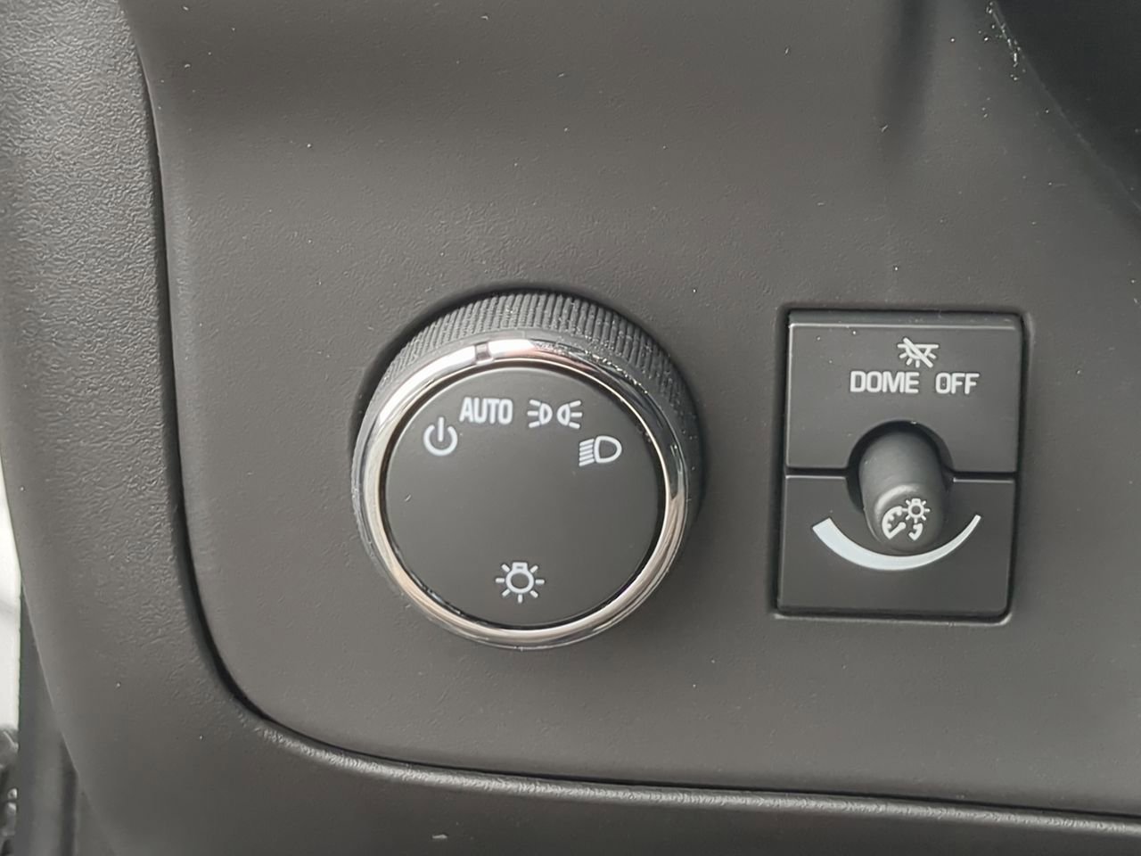 New 2025 Summit White GMC Work Van image 16