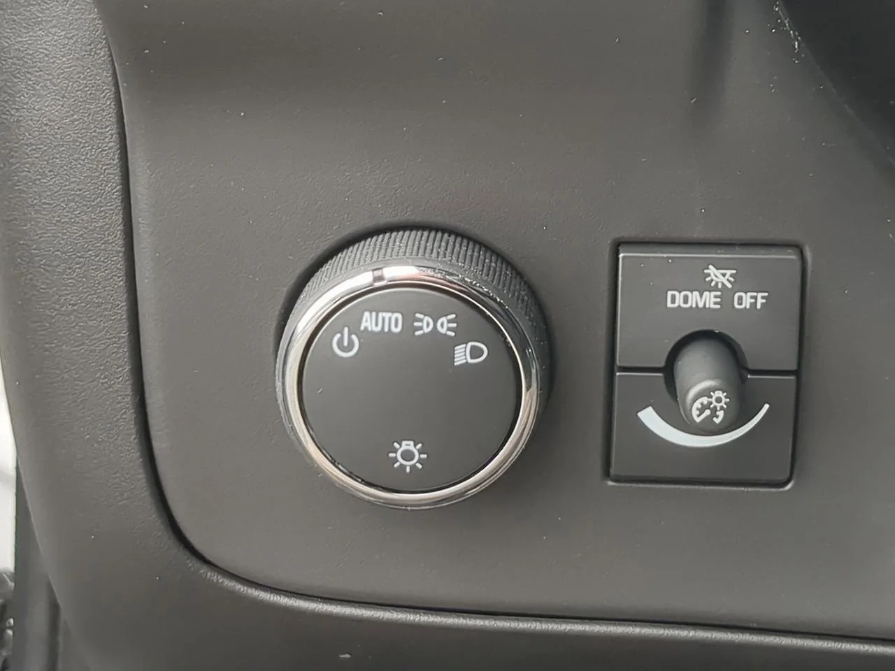 New 2025 Summit White GMC Work Van image 16