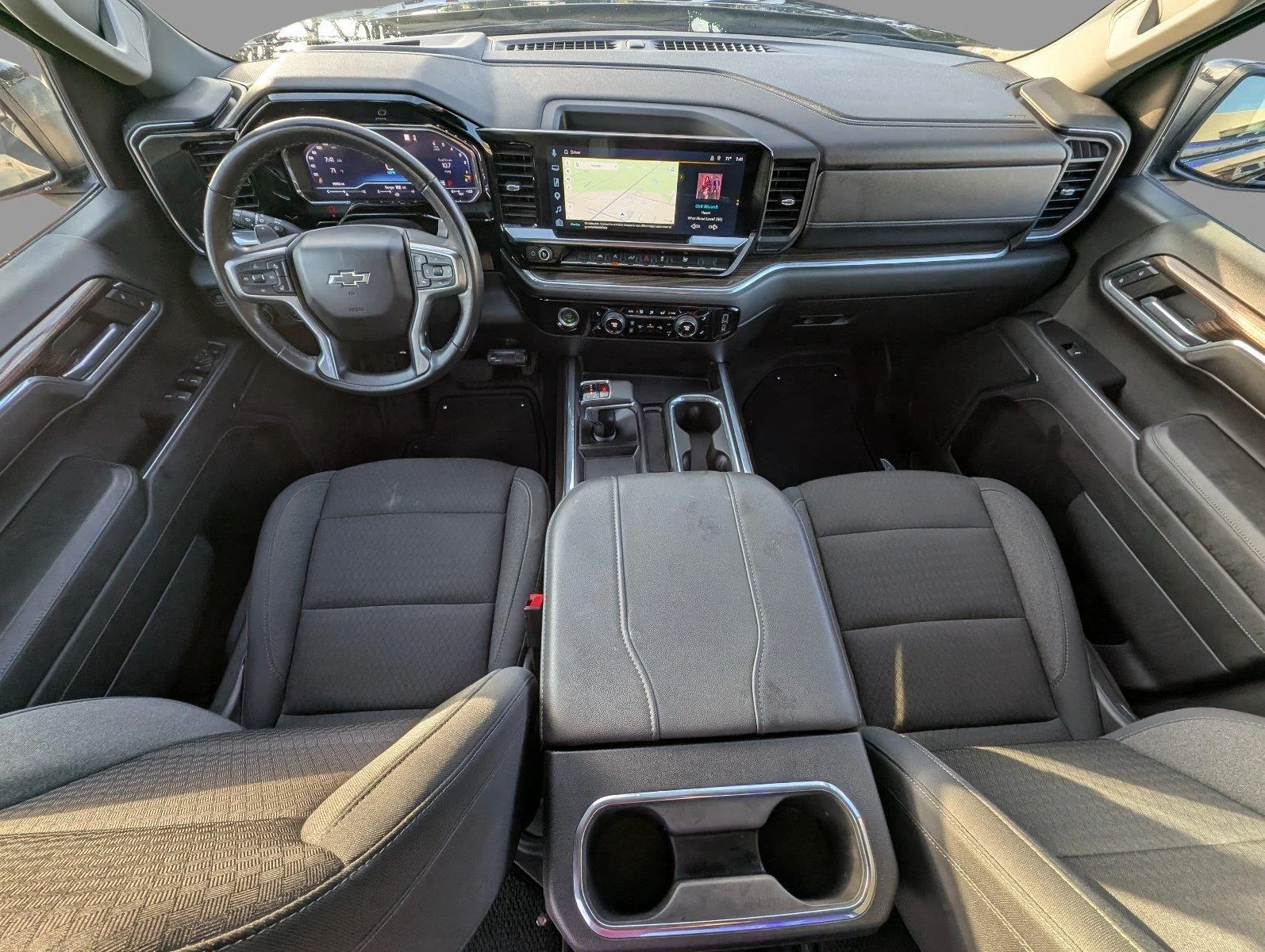 Used 2023 BLACK Chevrolet RST image 32