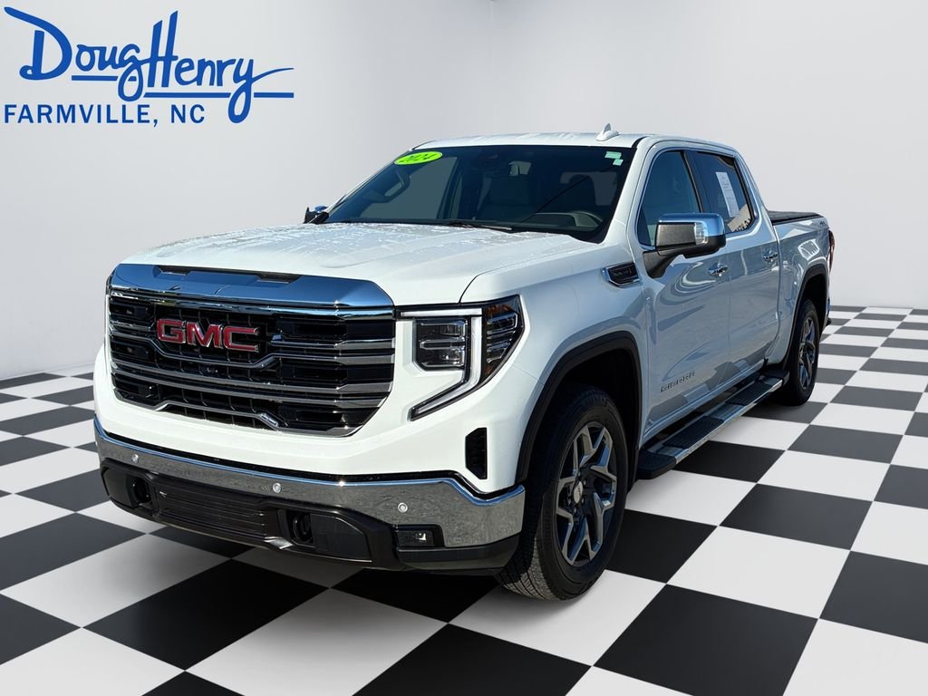 Used 2024 White GMC SLT image 1