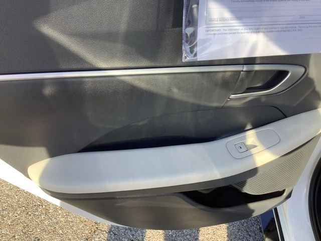 Certified Used 2025 White Hyundai SEL image 13