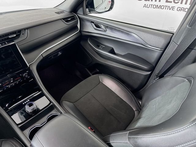 Used 2024 White Jeep Altitude image 22
