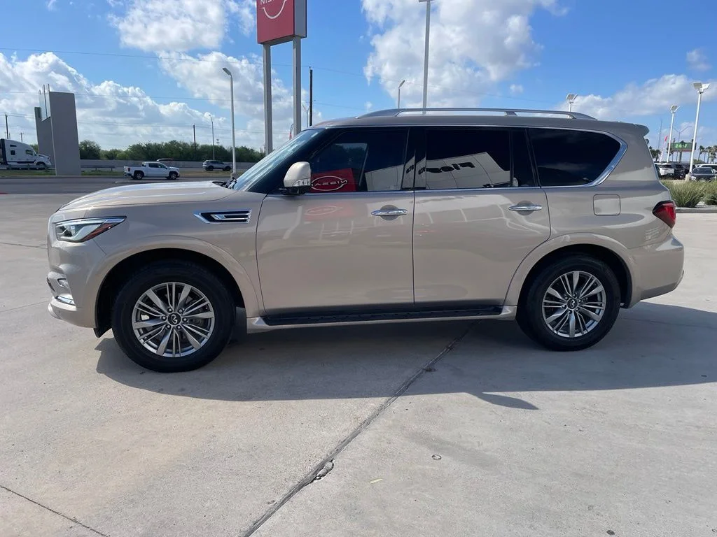 Used 2022 Beige INFINITI LUXE image 4