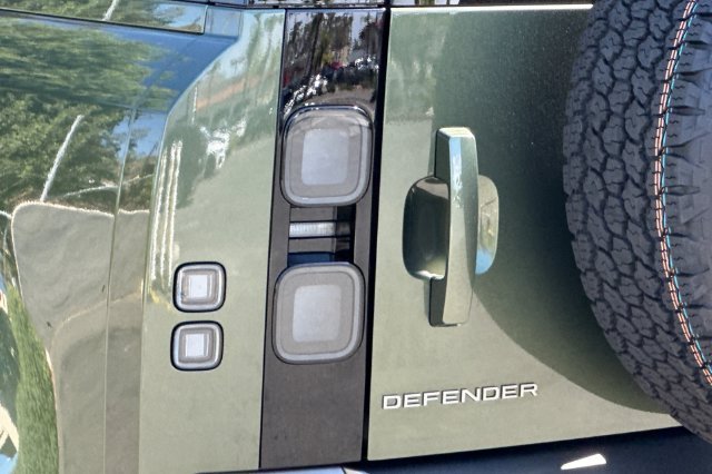 New 2026 Woolstone Green Land Rover S image 26