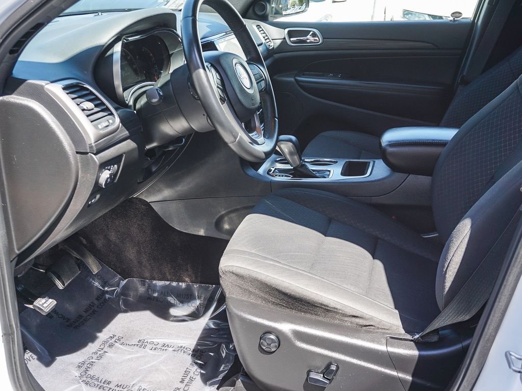 Used 2019 White Jeep Laredo E image 18