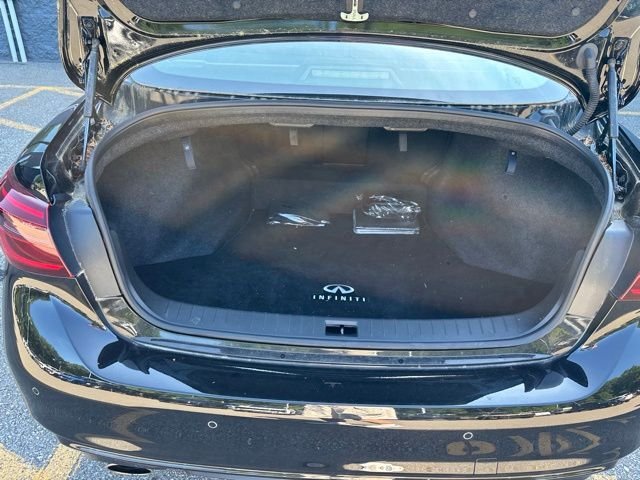 Used 2023 Black INFINITI LUXE image 9
