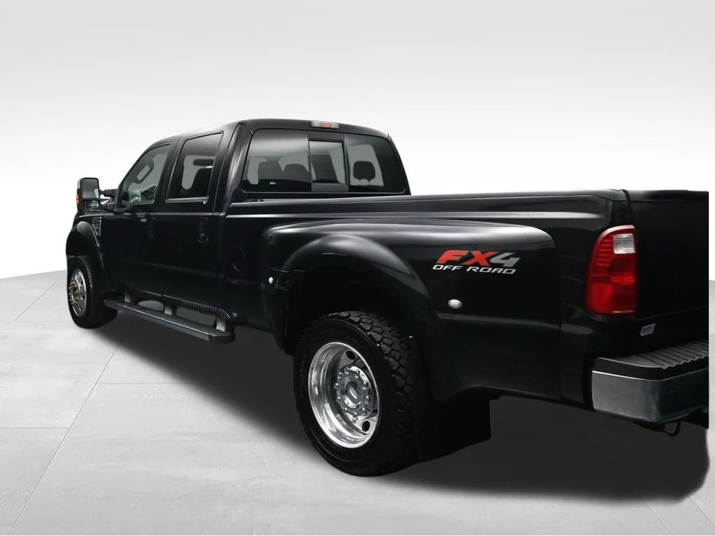 Used 2010  Ford  image 3