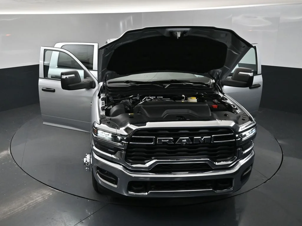 New 2026 Silver-Zynith Exterior Paint RAM Tradesman image 37