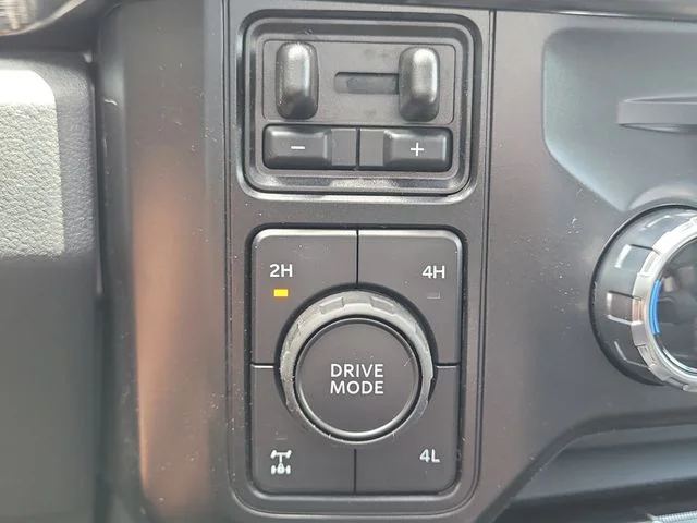 New 2026 Black Metallic Ford Lariat image 30