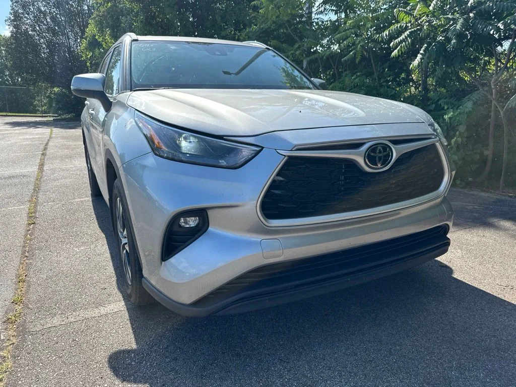 Used 2023 Silver Toyota XLE image 1