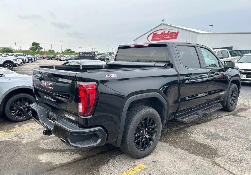 Used 2023 Onyx Black GMC Elevation image 3