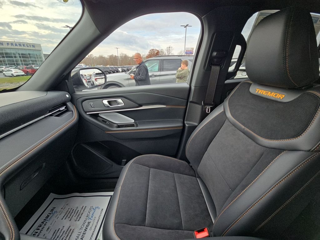 2026 Ford Explorer Tremor - Photo 13