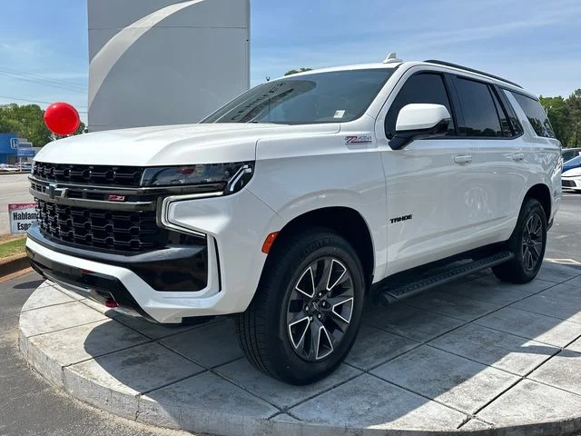 Used 2021 White Chevrolet Z71 image 7