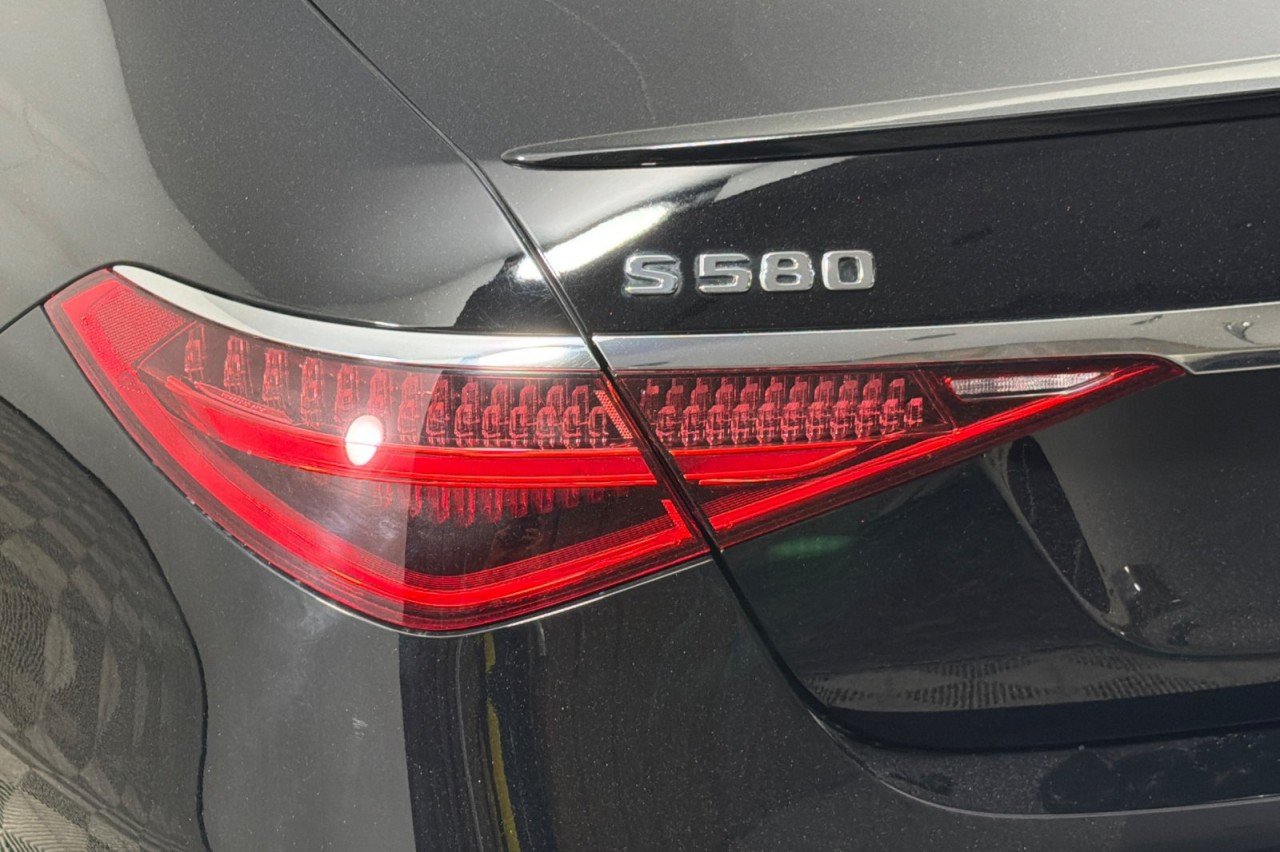 Used 2021 Black Mercedes-Benz S 580 image 26