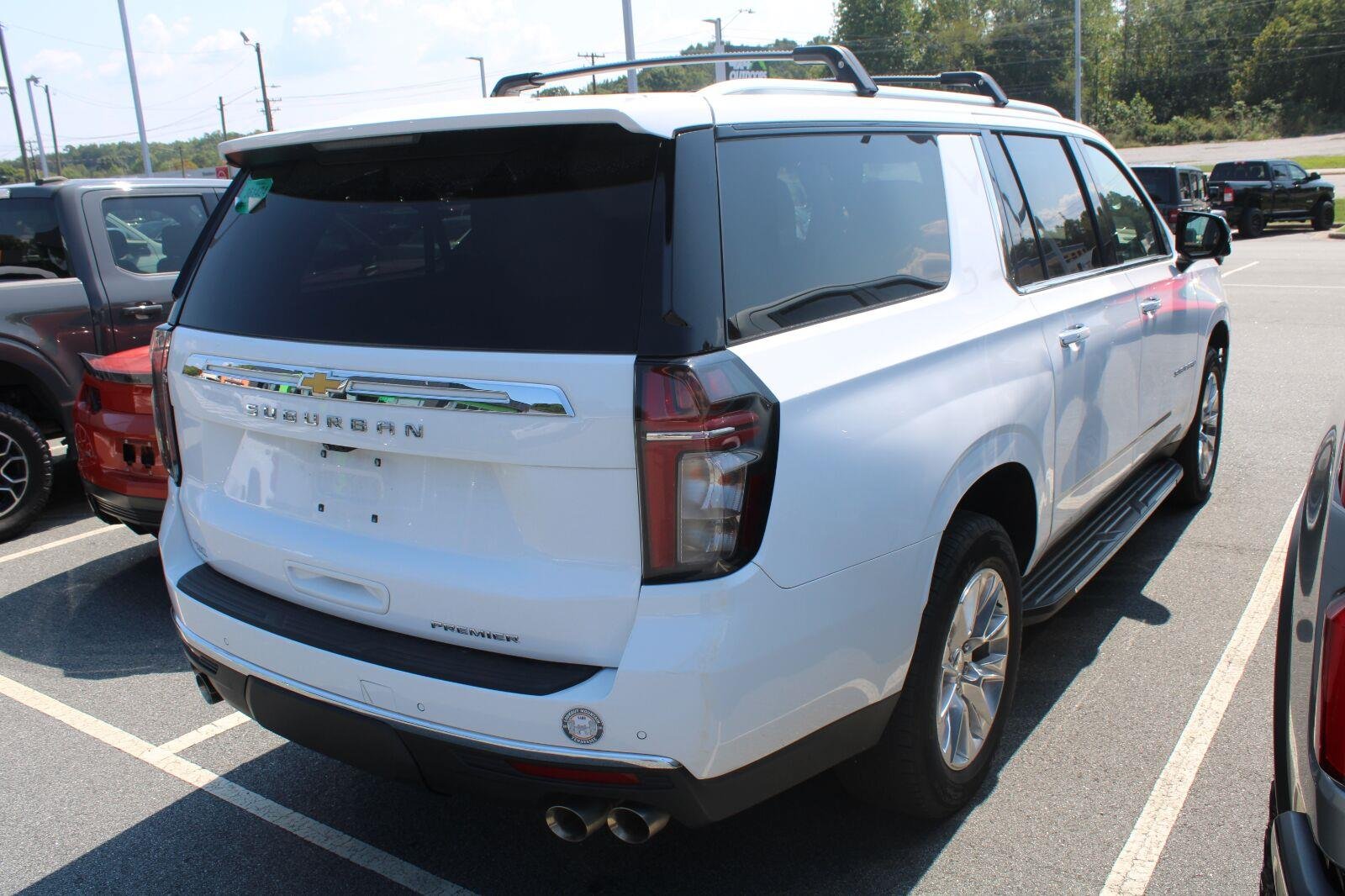 Used 2024 Summit White Chevrolet Premier image 4