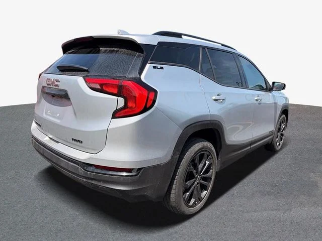 Used 2020 Silver GMC SLE image 3