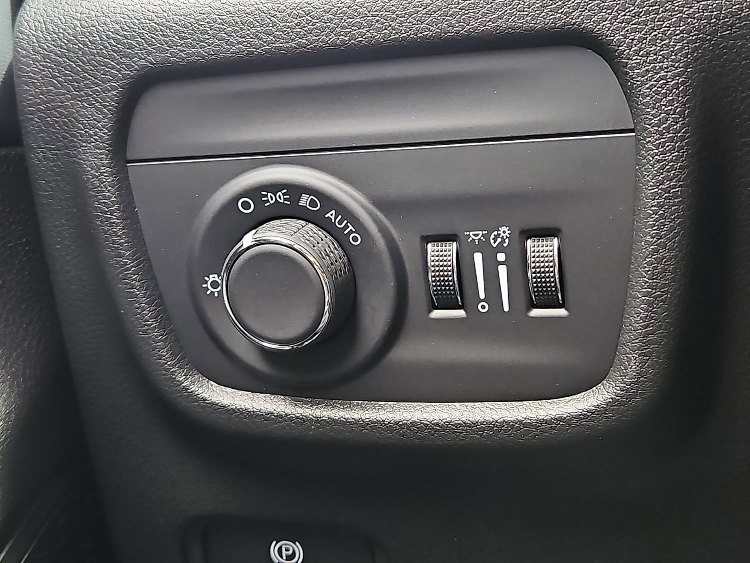 Used 2024 Bright White Clearcoat Jeep Altitude X image 15