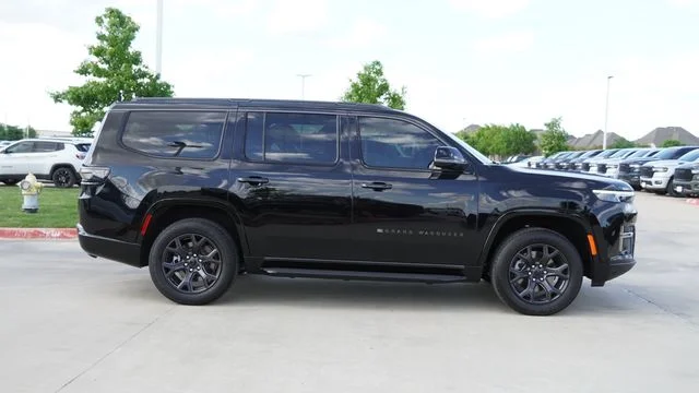 New 2026 High Gloss Black Exterior Paint Jeep Limited Altitude image 10