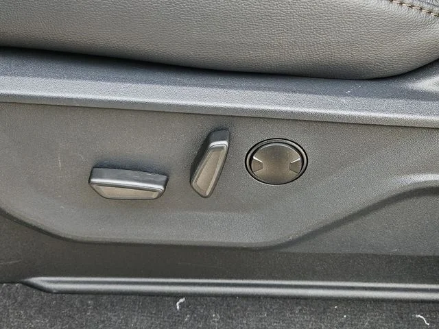 New 2026 Glacier Gray Metallic Tri-Coat Ford F-250® Lariat® image 28