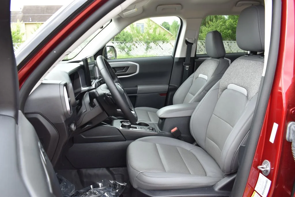 Used 2025 Ruby Red Metallic Ford Badlands image 7