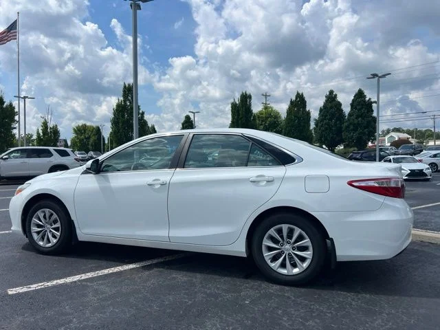 Used 2016 Super White Toyota LE image 6
