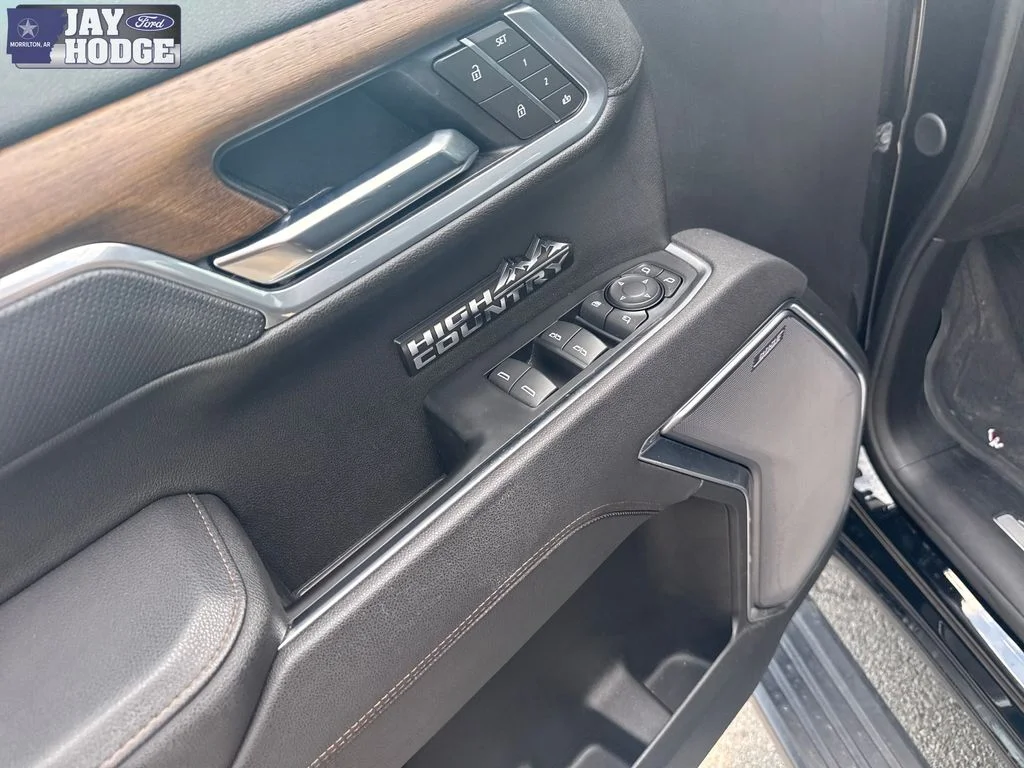 Used 2025 Black Chevrolet High Country image 15