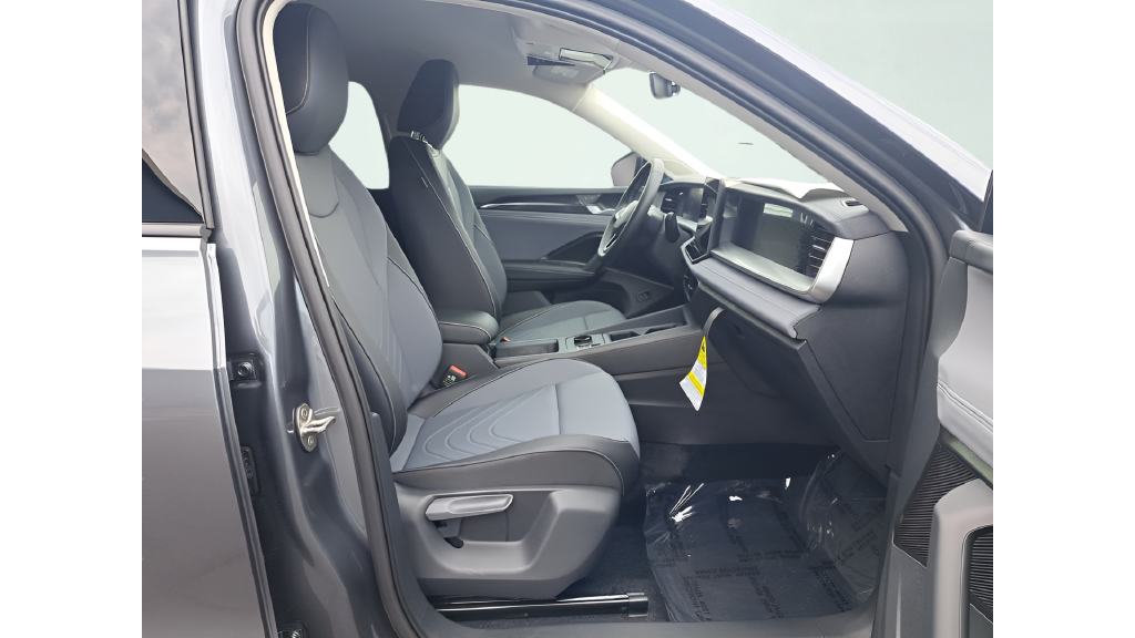 2025 Volkswagen Tiguan SE - Photo 13
